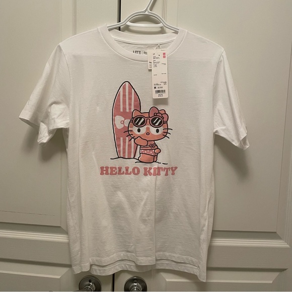 Uniqlo x Sanrio Hello Kitty Short Sleeve Graphic Tee - Picture 1 of 3